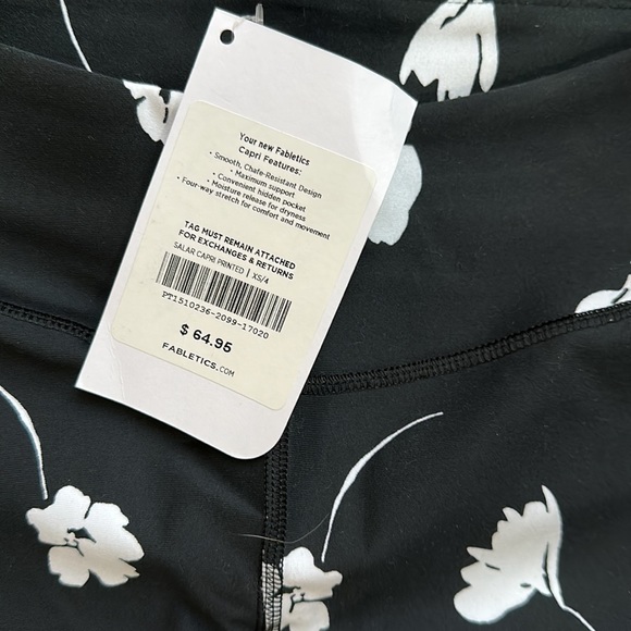 NWT fabletics xs/4 leggings. - Picture 2 of 4